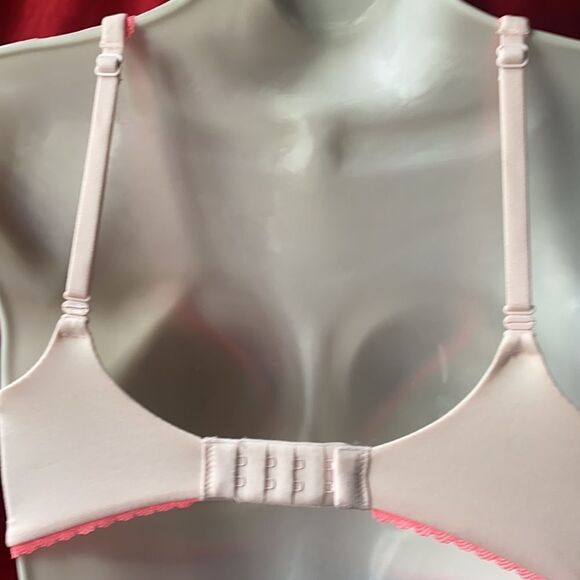 Victoria’s Secret No Wire Bra 32D Pink - Picture 5 of 6